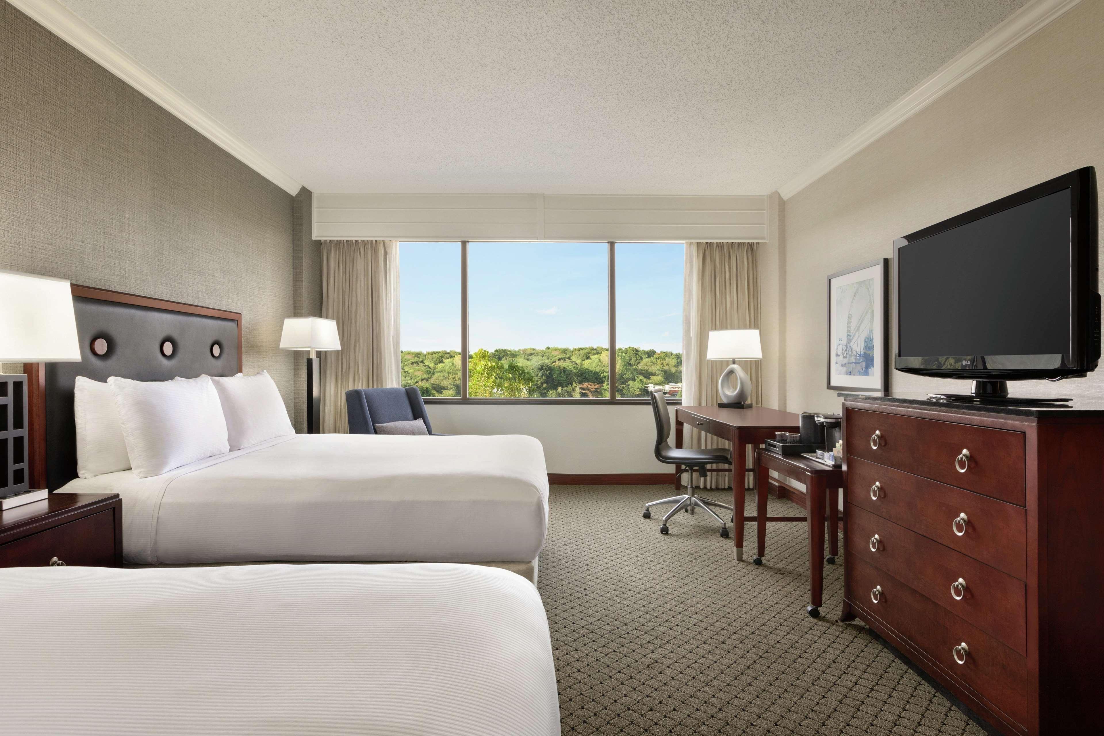 Doubletree By Hilton South Charlotte Tyvola Hotell Eksteriør bilde