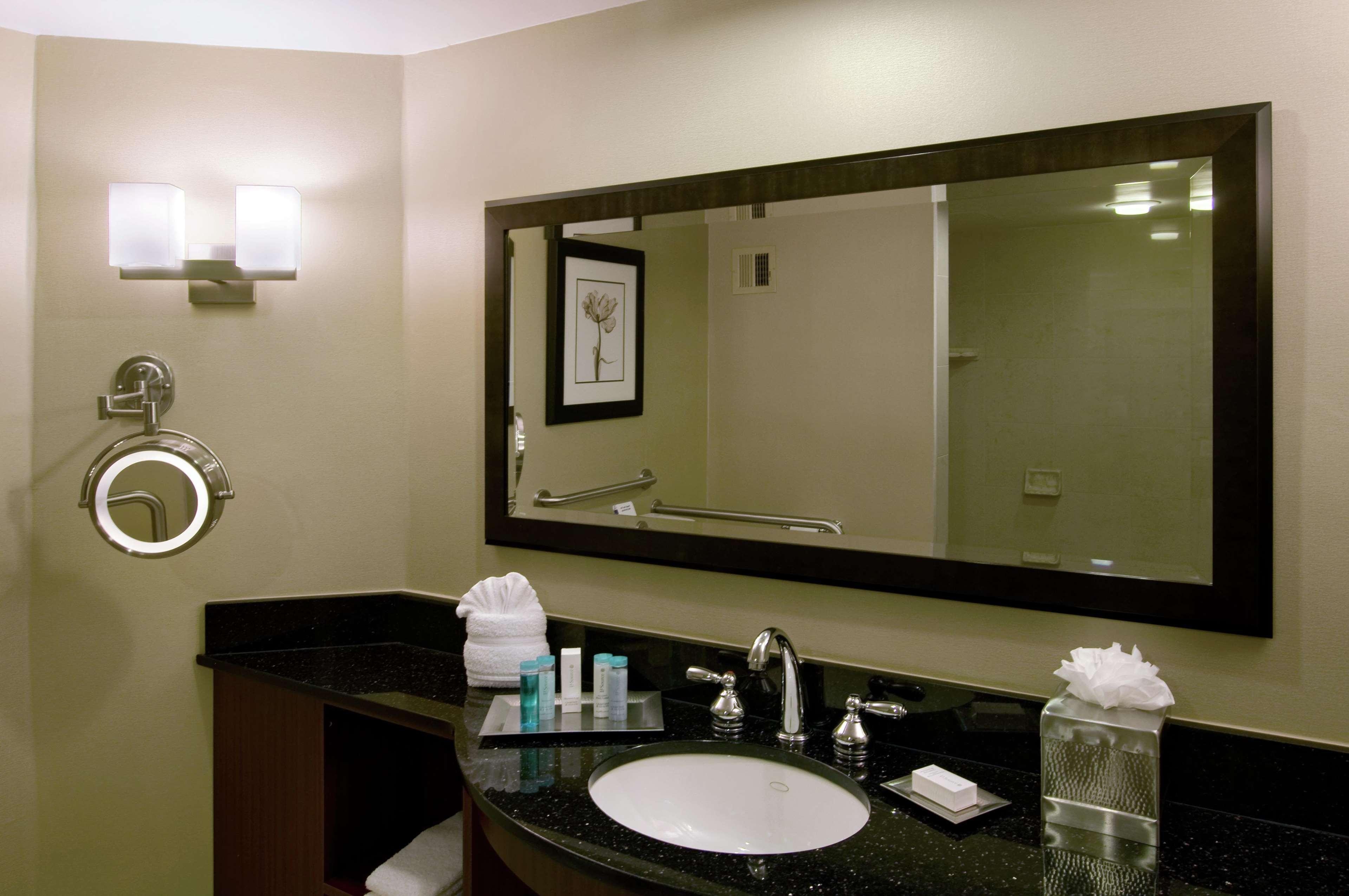 Doubletree By Hilton South Charlotte Tyvola Hotell Rom bilde