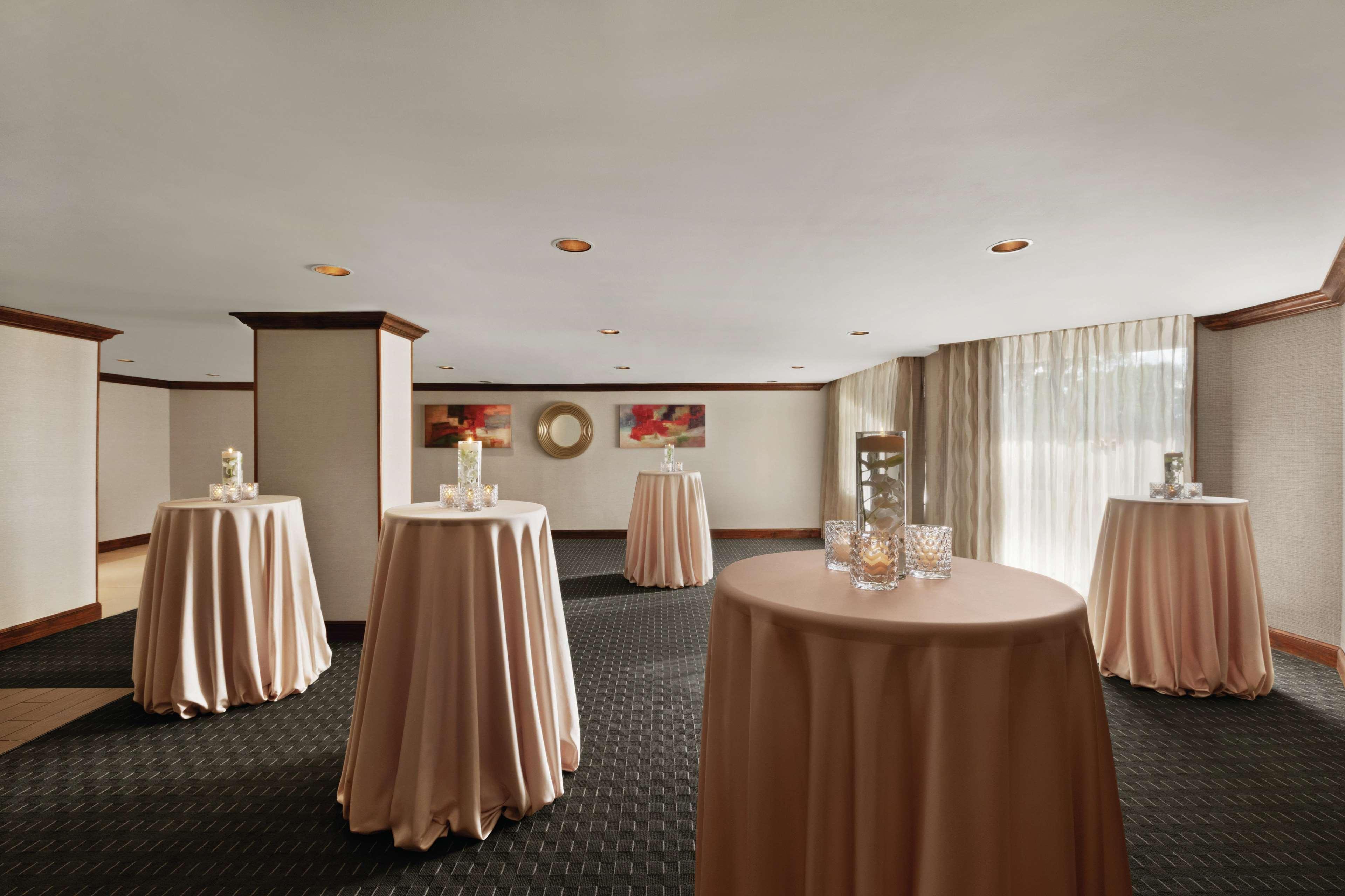 Doubletree By Hilton South Charlotte Tyvola Hotell Eksteriør bilde