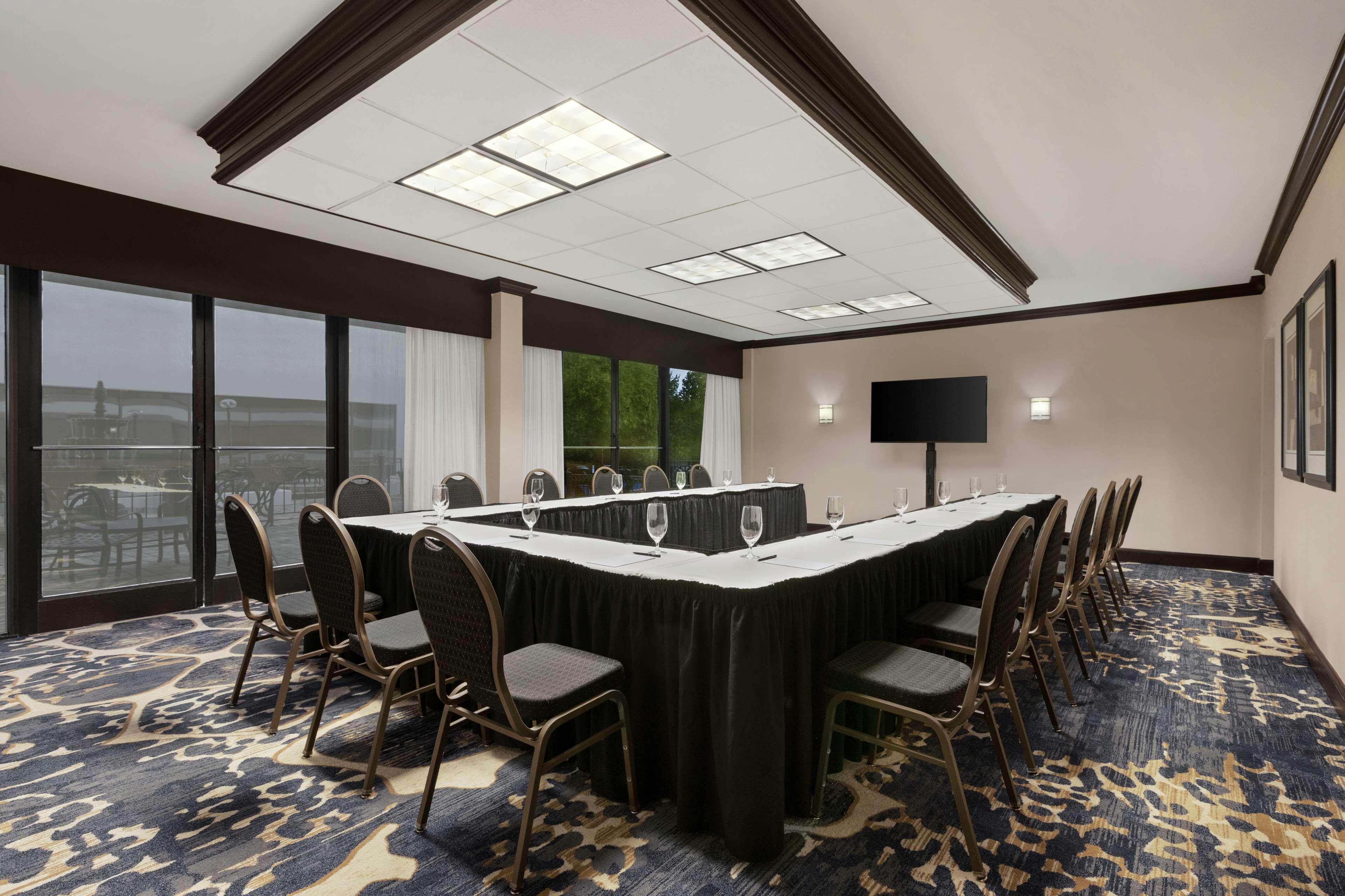 Doubletree By Hilton South Charlotte Tyvola Hotell Eksteriør bilde