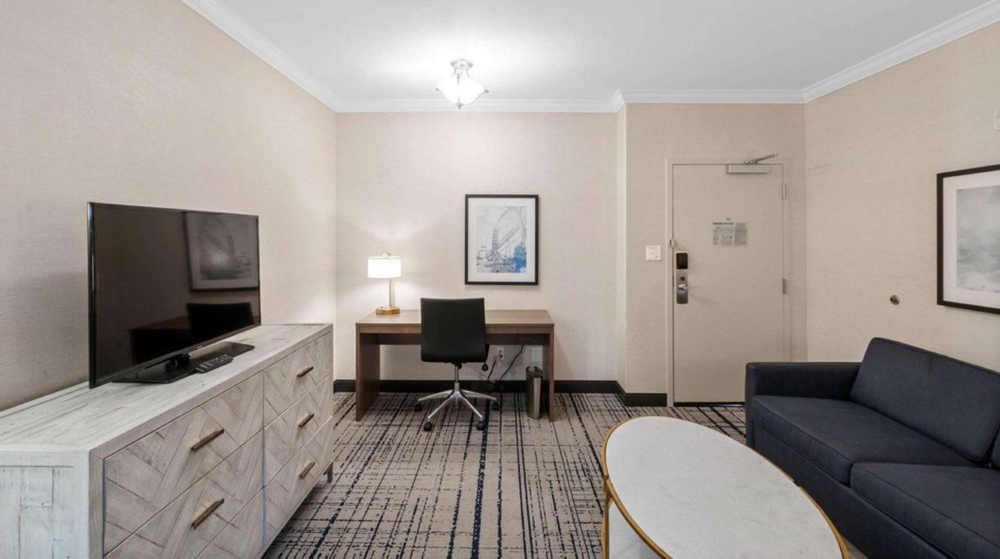 Doubletree By Hilton South Charlotte Tyvola Hotell Eksteriør bilde