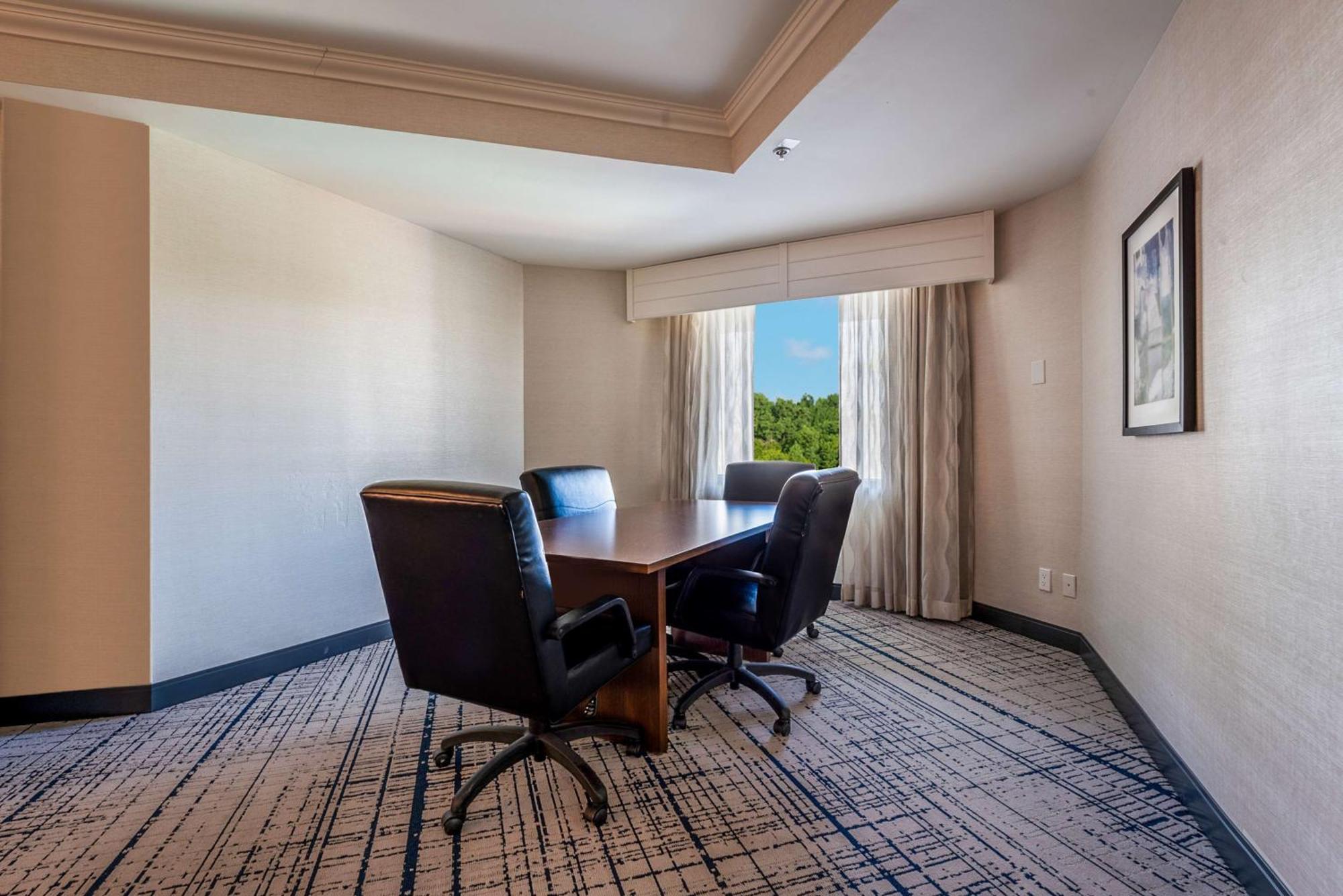 Doubletree By Hilton South Charlotte Tyvola Hotell Eksteriør bilde