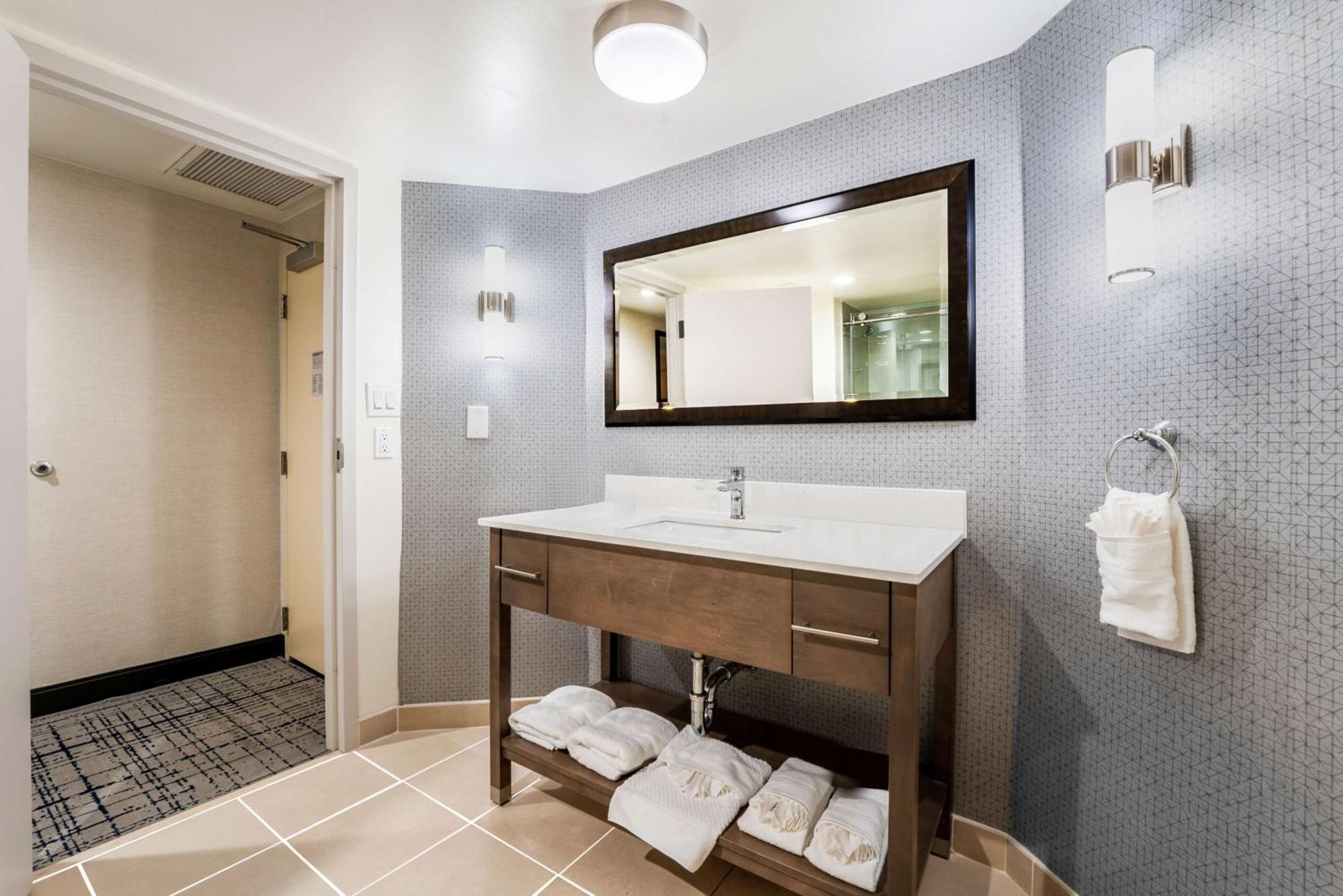 Doubletree By Hilton South Charlotte Tyvola Hotell Eksteriør bilde