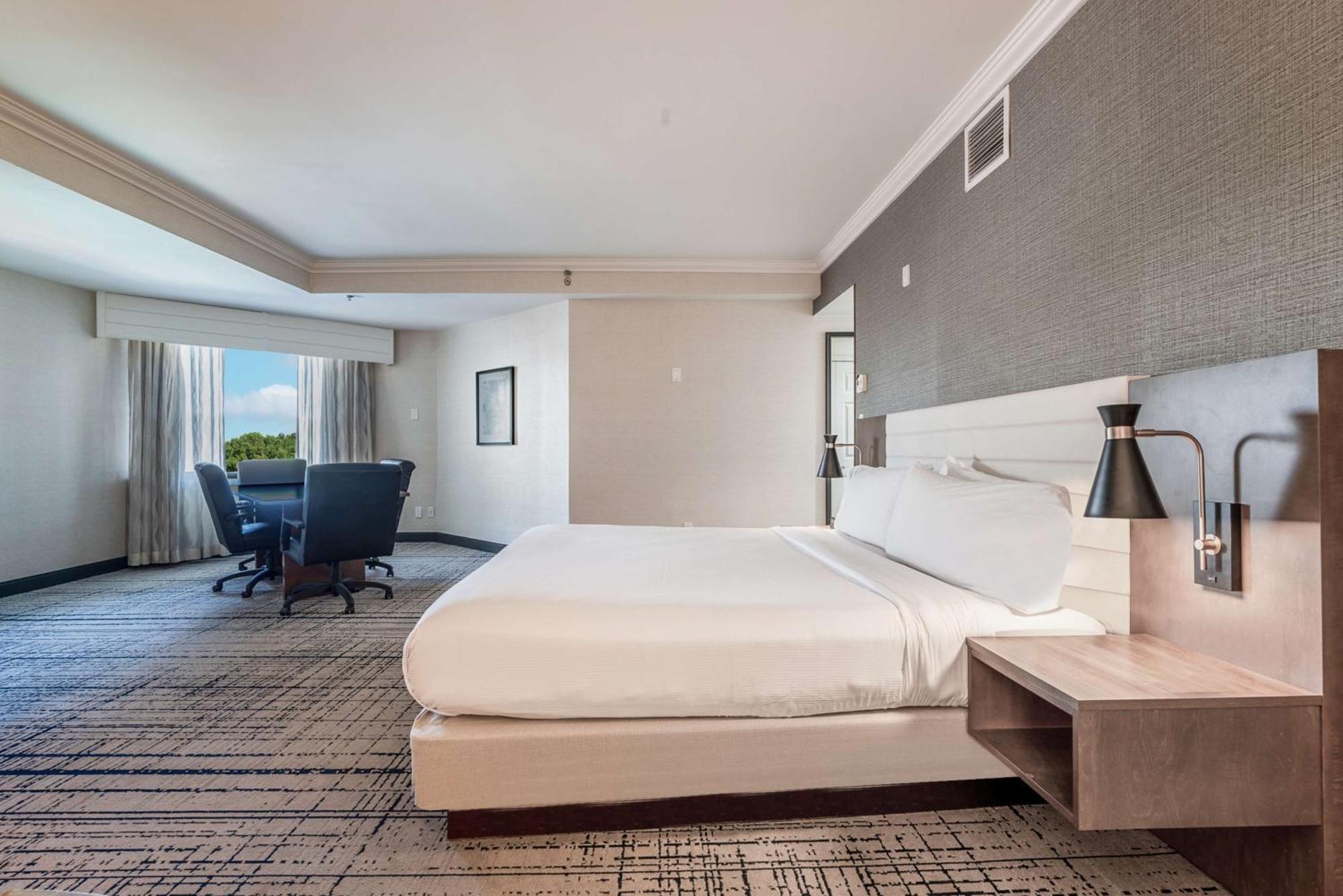 Doubletree By Hilton South Charlotte Tyvola Hotell Eksteriør bilde