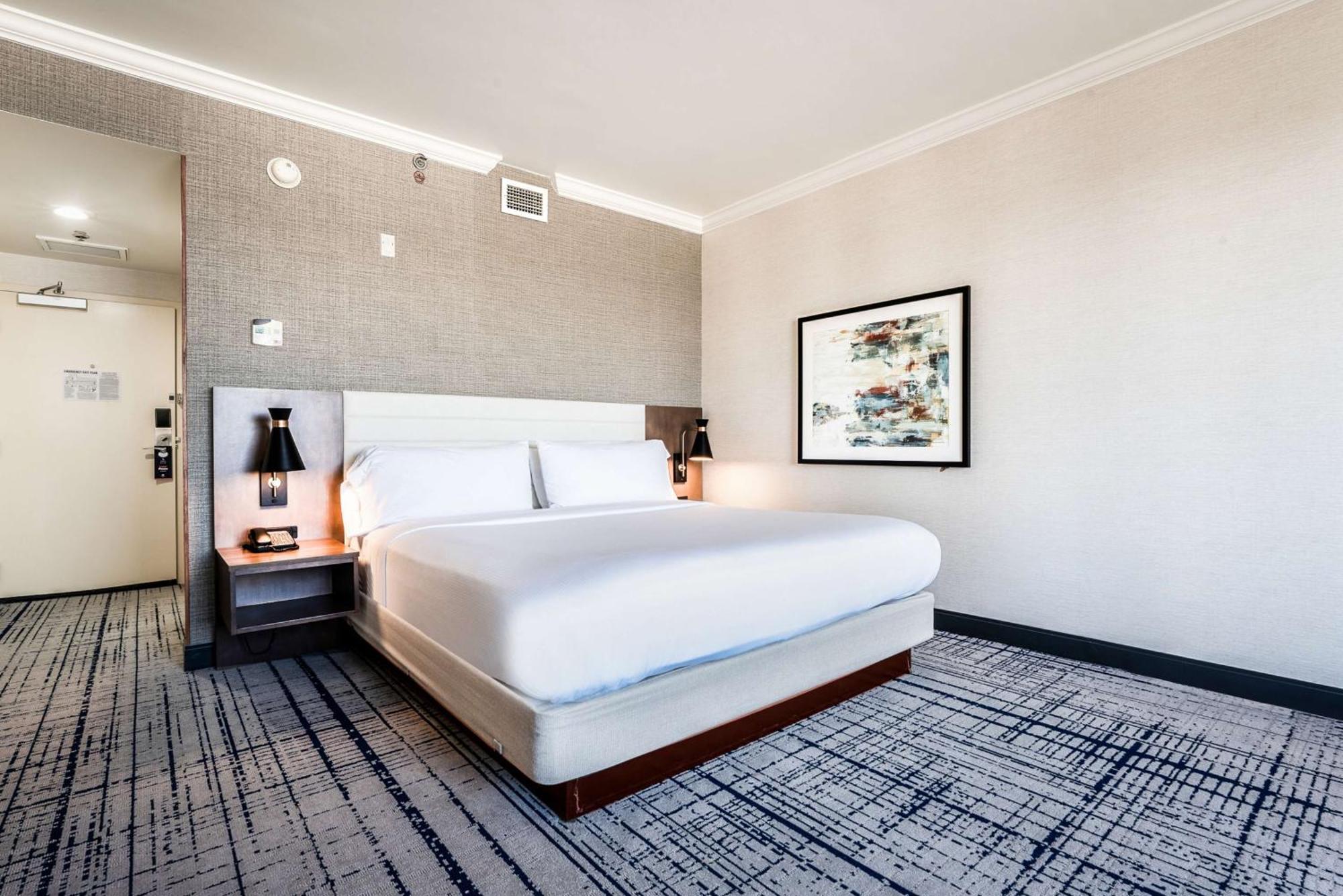 Doubletree By Hilton South Charlotte Tyvola Hotell Eksteriør bilde