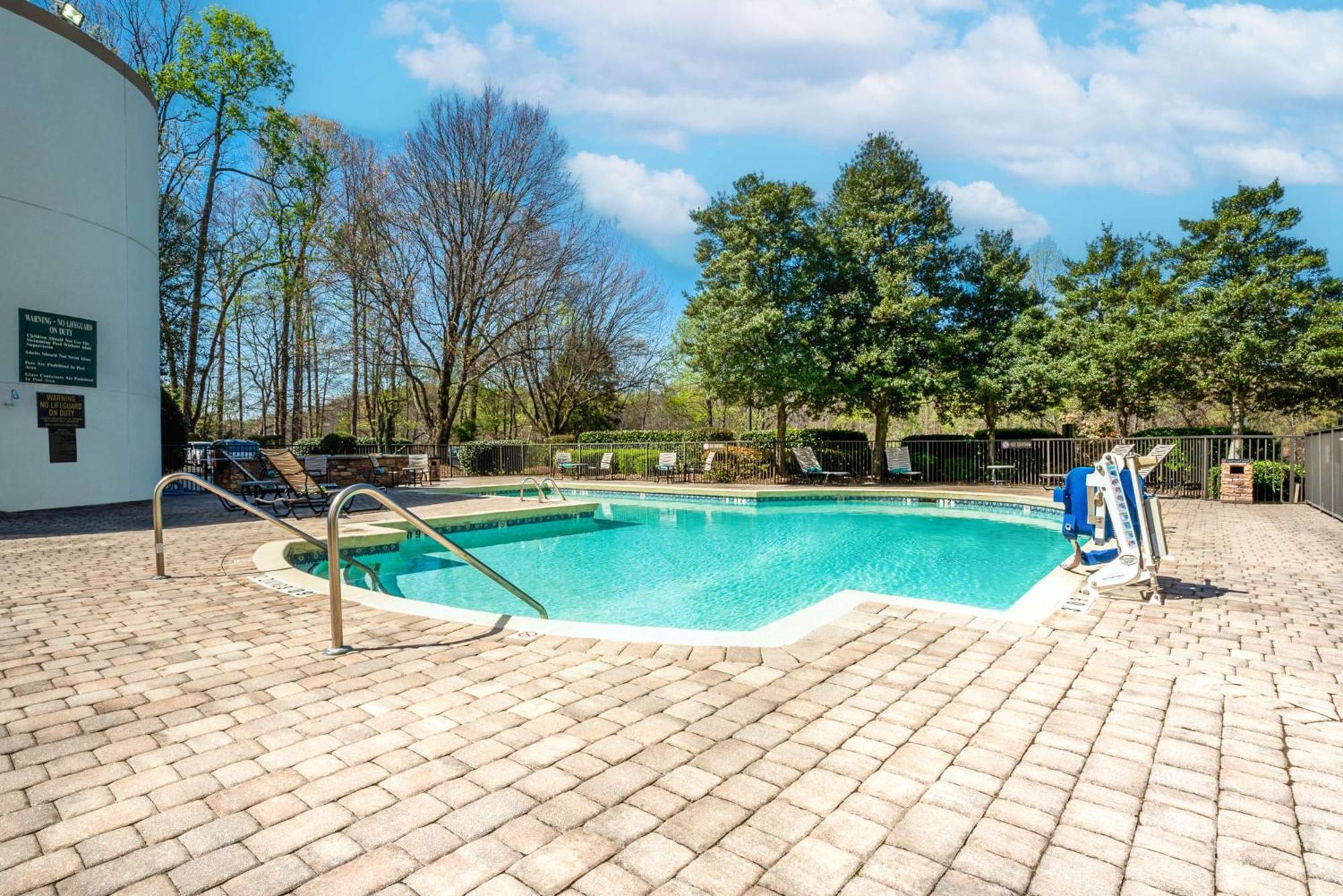 Doubletree By Hilton South Charlotte Tyvola Hotell Eksteriør bilde