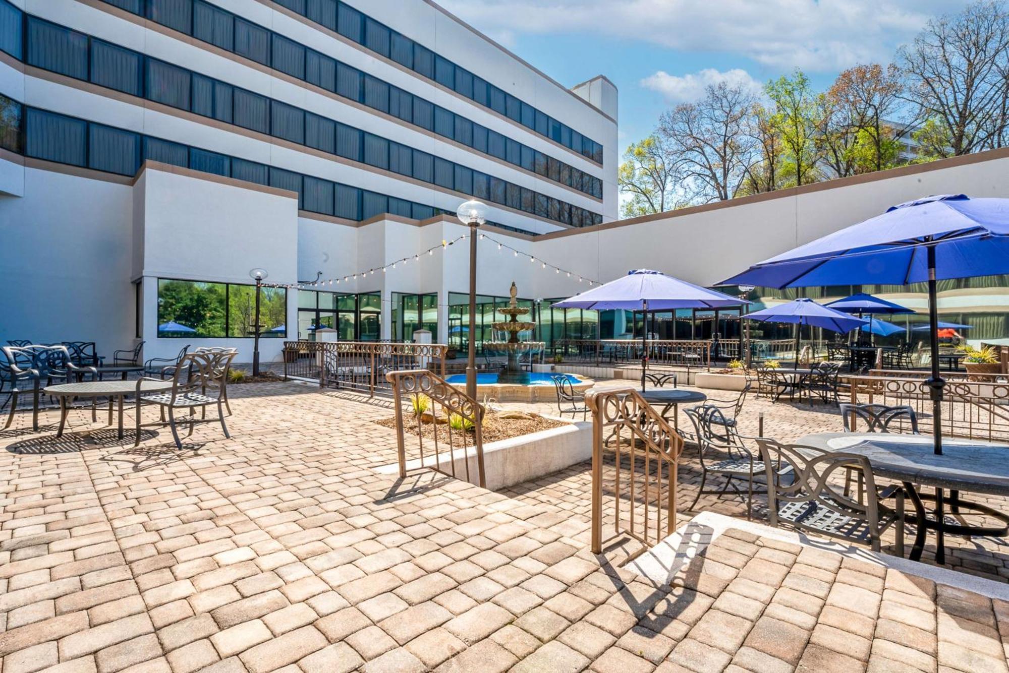 Doubletree By Hilton South Charlotte Tyvola Hotell Eksteriør bilde